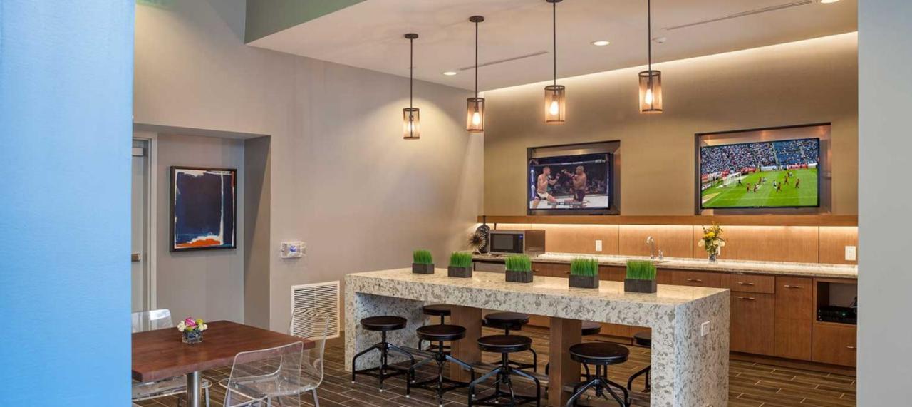 Апарт отель The Guild Downtown Radius Цинциннати Экстерьер фото
